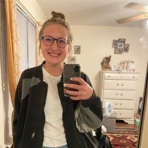 Meet your Posher, Kayelee